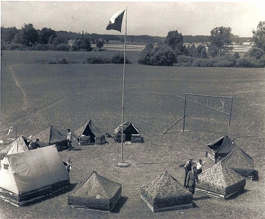 Havrani na táboře ve Žďáru u Borohrádku 1947